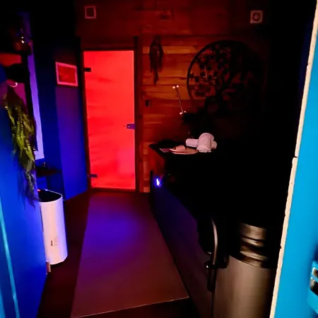 And Cote Avec Jacuzzi Et Sauna Prive