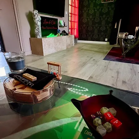 아파트 And Cote Avec Jacuzzi Et Sauna Prive
