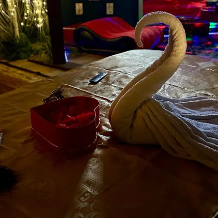 아파트 And Cote Avec Jacuzzi Et Sauna Prive *